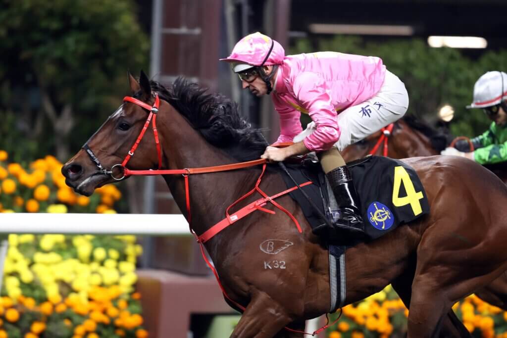 Sky Jewellery winning impressively on debut at Happy Valley
