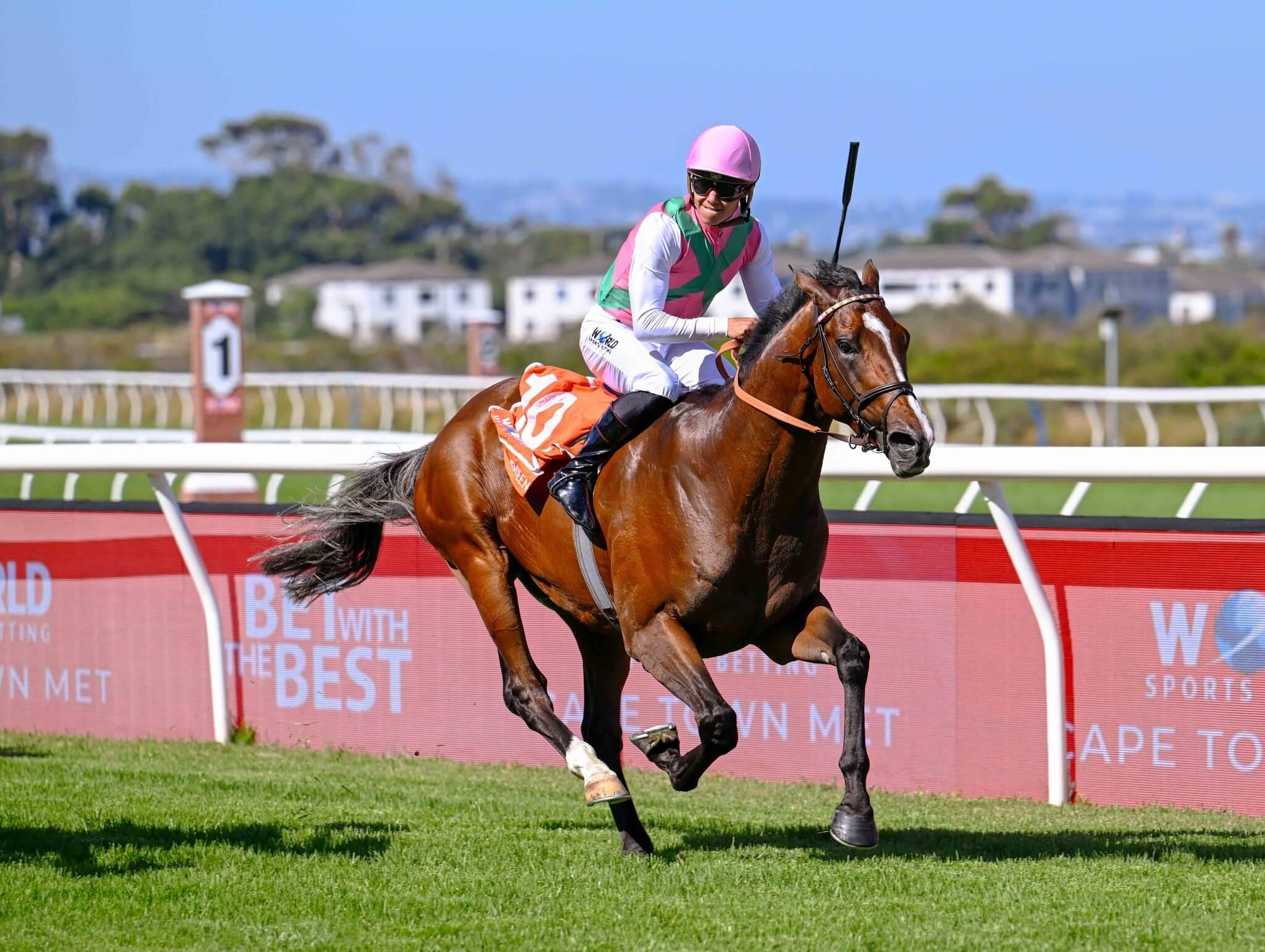 Eight On Eighteen wins the G1 Cape Town Met