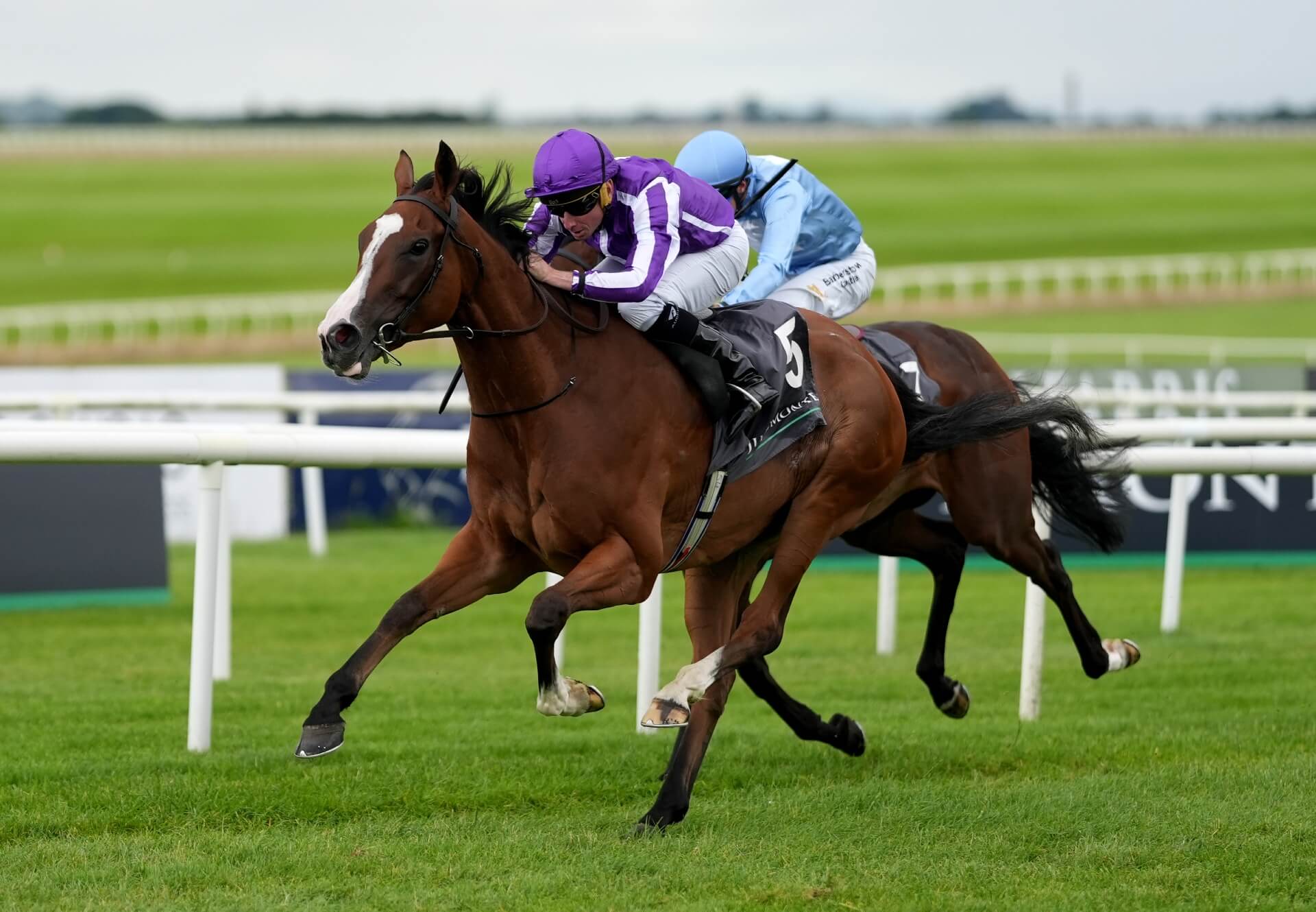 Minnie Hauk wins G1 Irish Oaks