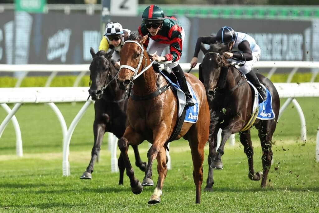 Lady Shenandoah wins the G1 Flight Stakes