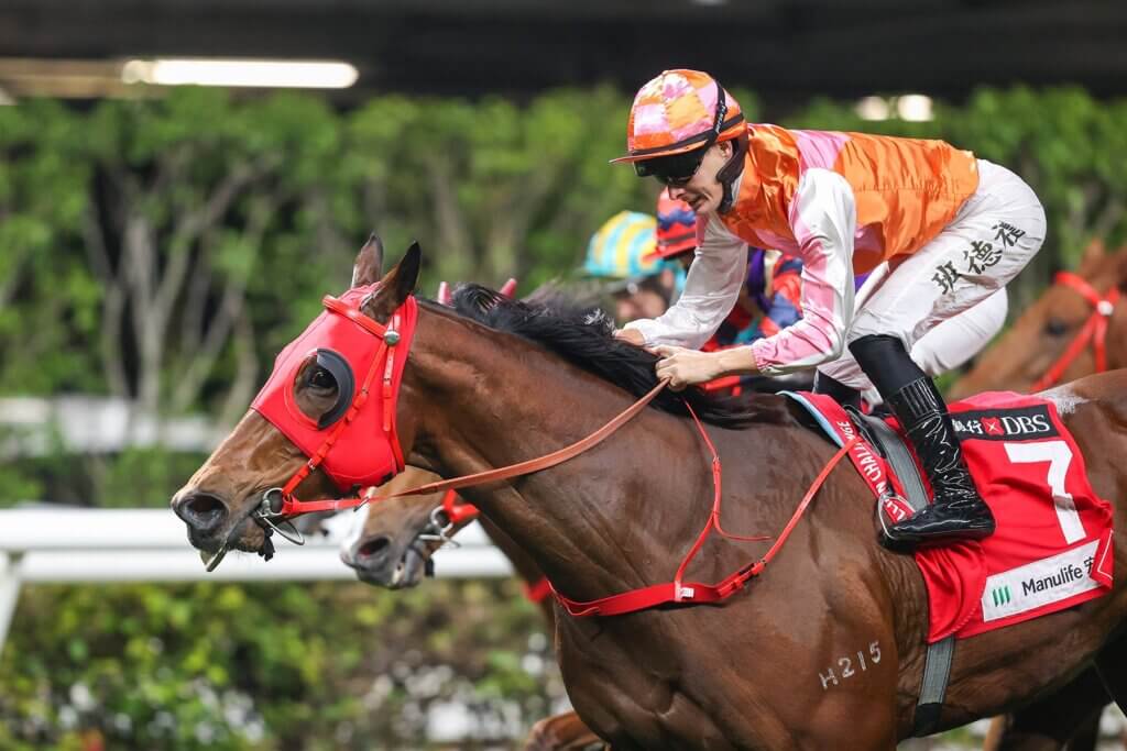 Harry Bentley wins at Happy Valley