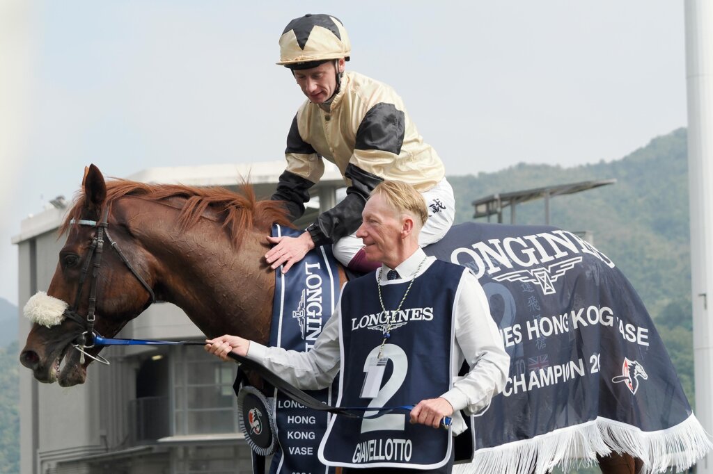 Giavellotto And Oisin Murphy after winning the Hong Kong Vase