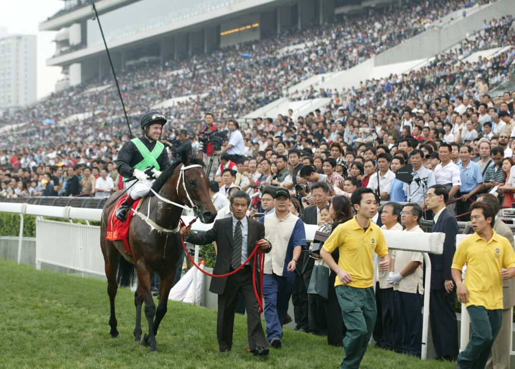 Felix Coetzee and Silent return to scale in front of the Sha Tin crowd