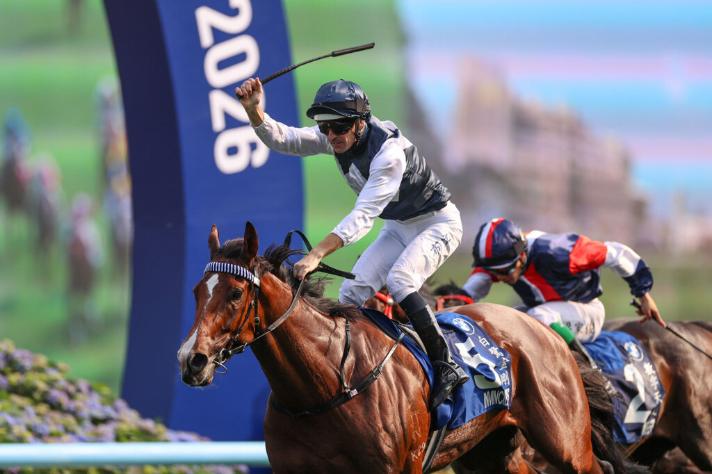 Hugh Bowman landed his third Hong Kong Derby on Invincible Ibis