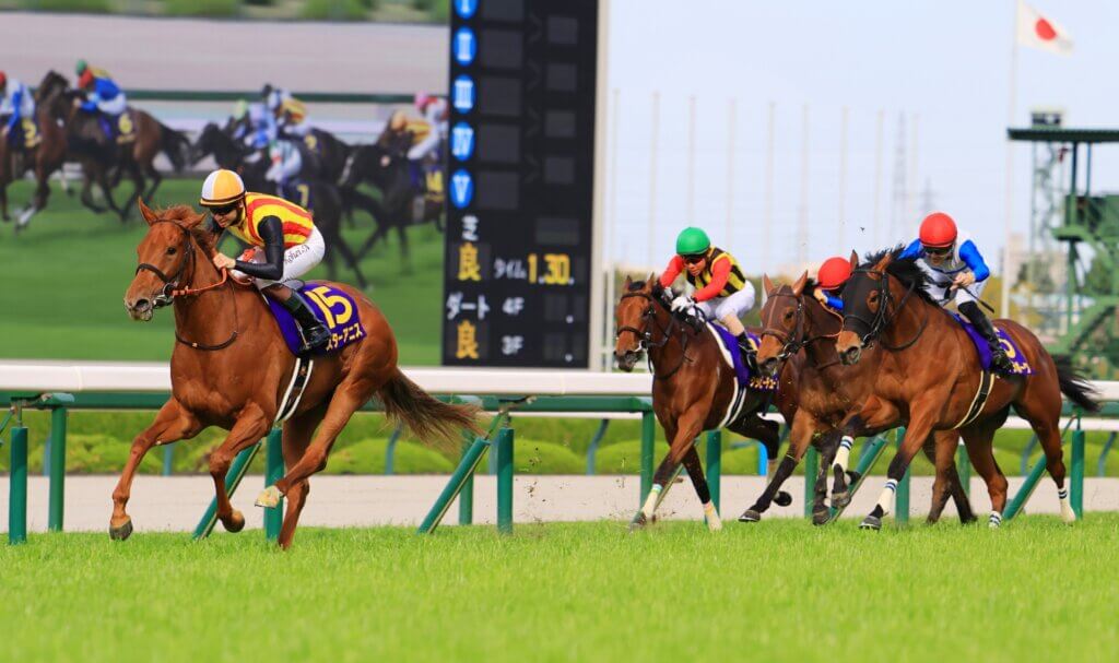 Star Anise runs away from her rivals in the G1 Oka Sho at Hanshin
