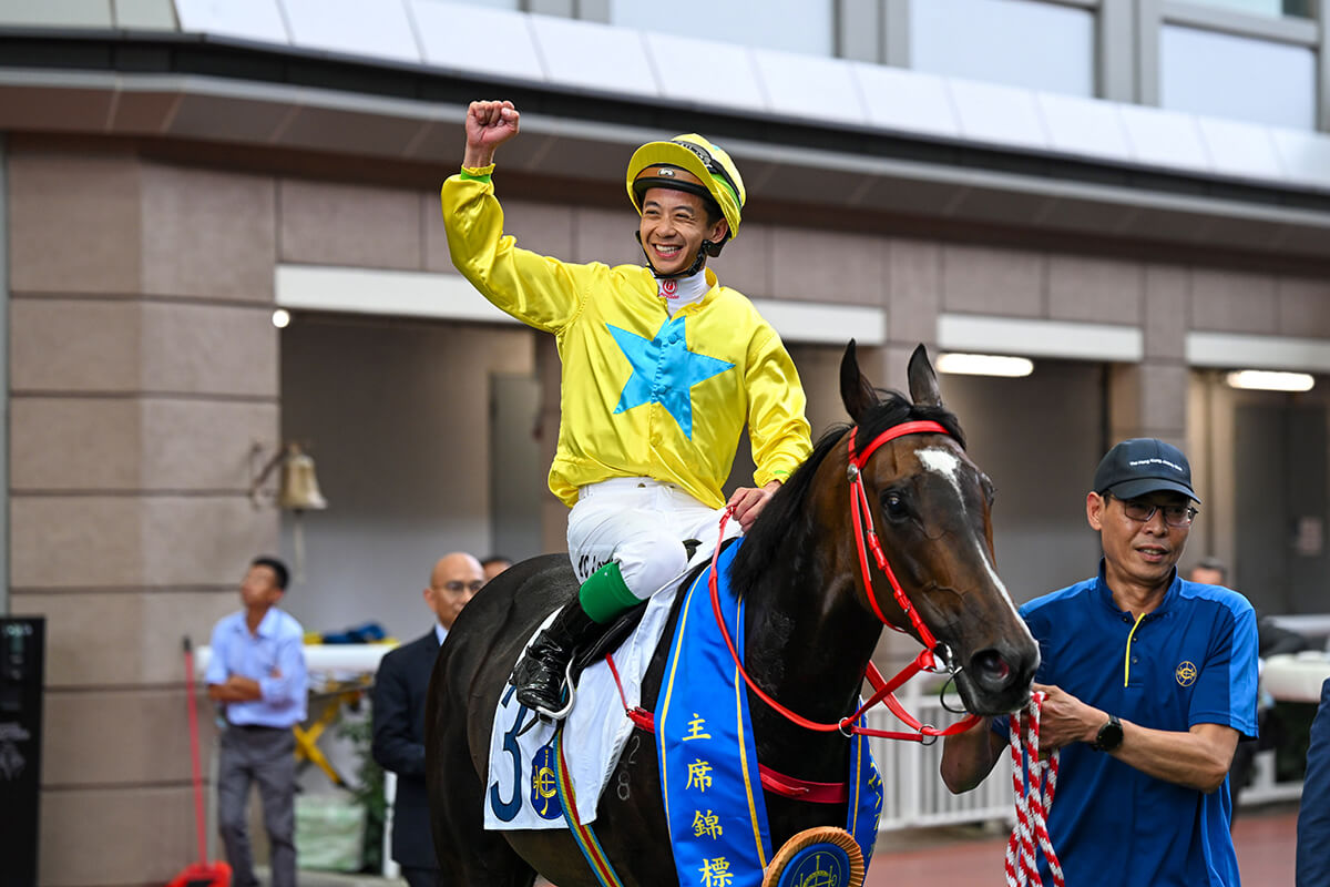 Lucky Sweynesee after winning the G2 Chairman's Trophy